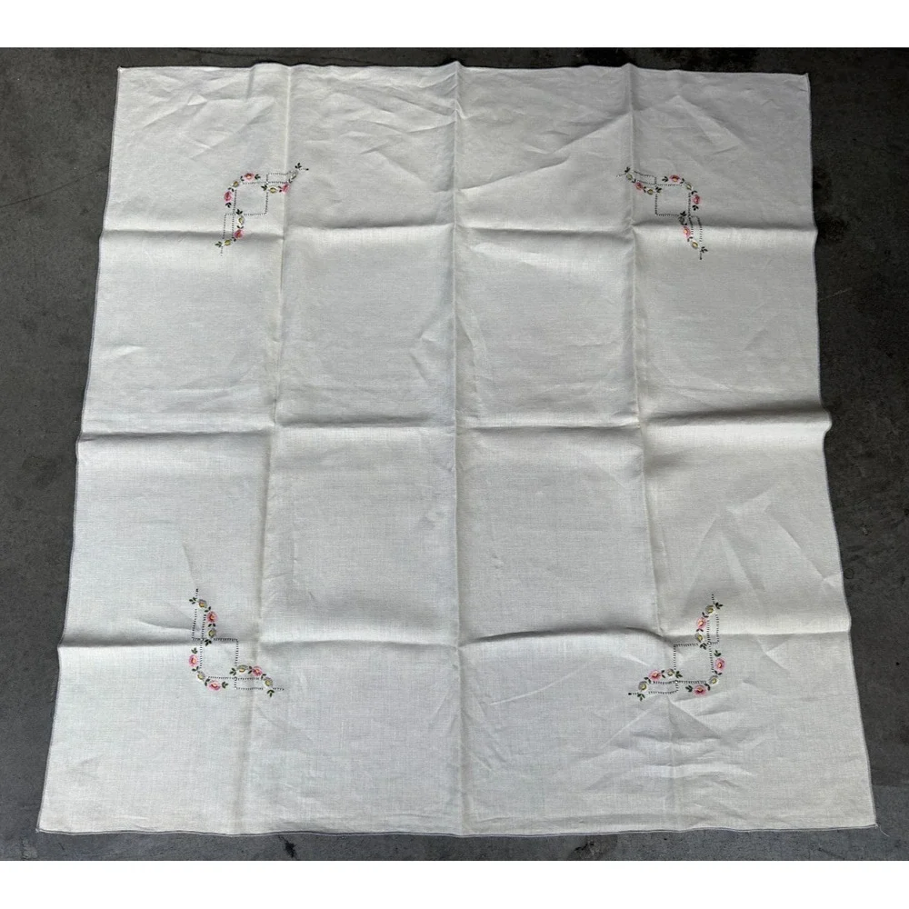 Vintage Embroidered Beige Flower Tablecloth 37.5 x‎ 35